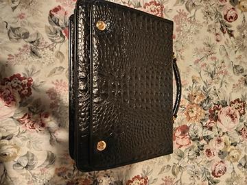 Borsa nera in vera pelle adatta per dottori