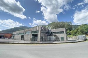 Immobile di 1323 m² con più di 5 locali a Gallican