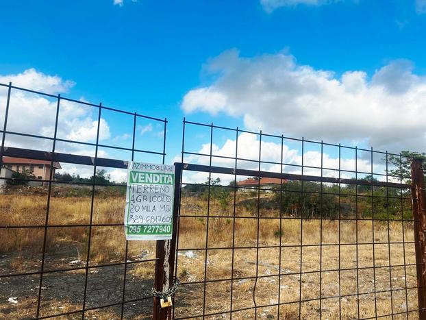 Terreno agricolo 20.000 mq recintato mascalucia