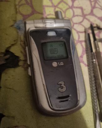 1054-Cellulare LG U8130