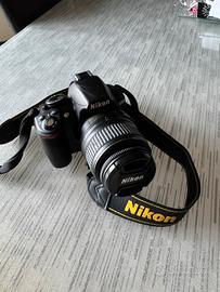Nikon D3100 Reflex + obiettivo e accessori