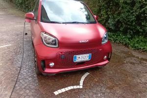 Smart  EQ for two Racingred