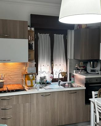 Cucina completa con elettrodomestici candy