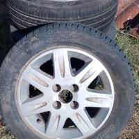 GOMME COMPLETE DI CERCHI IN LEGA FIAT