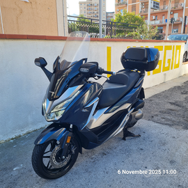 Honda forza 300 de luxe