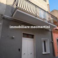 Appartamento su due piani in Vico Caruso Avola