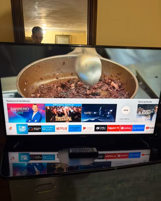 Smart Tv Samsung 4K 43” immacolata