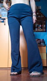 Pantalone a zampa elasticizzato