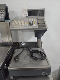 Bilancia con scontrino adesivo