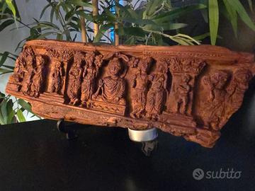 Buddha scolpito in legno stile Gandhara
