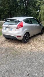 Ford fiesta benzina-gpl