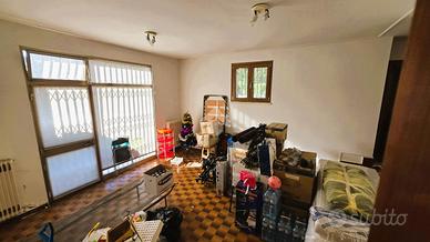 NEGOZIO A BORGO VIRGILIO