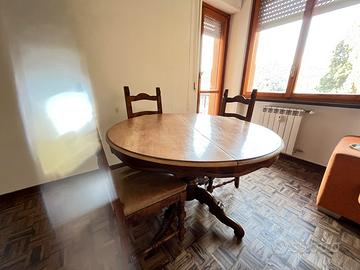 Tavolo da pranzo allungabile con 4 sedie