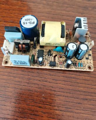 Alimentatore switching MeanWell ps15-15 15v 15w 1A