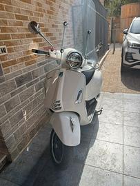 VESPA 300 GTS SUPER