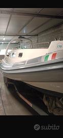 Gommone cabinato