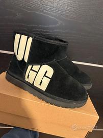 UGG neri classici mini chopd