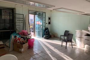 Locale Fronte Strada