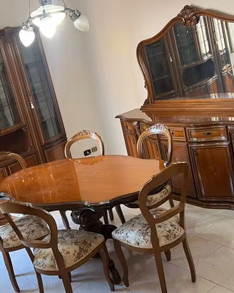 Sala da pranzo classica completa in legno