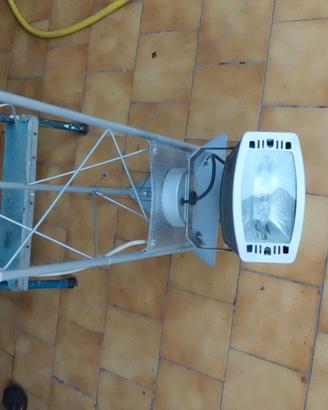 Traliccio con Lampade per feste private in casa