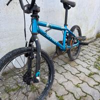 BMX Btwin X-UP – bici freestyle