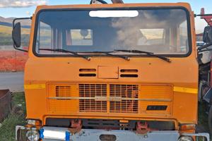 autocarro Fiat Pc 90 con GRU