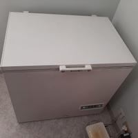 Congelatore a pozzetto Indesit (218 litri)