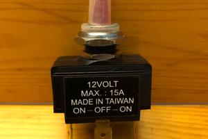 Interruttori a levetta luminosi