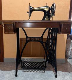 Macchina da cucire antica  singer con mobiletto