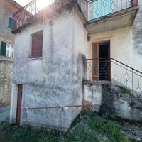 Casa angolare indipendente