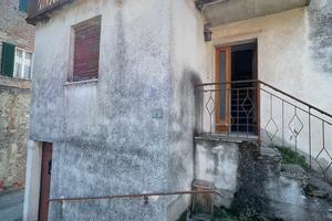 Casa angolare indipendente