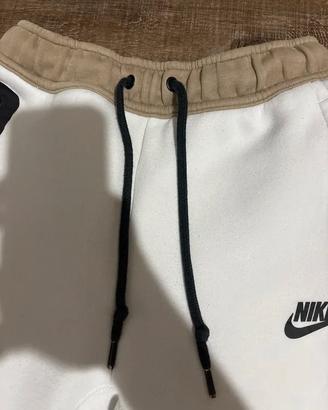 Pantalone Nike tech