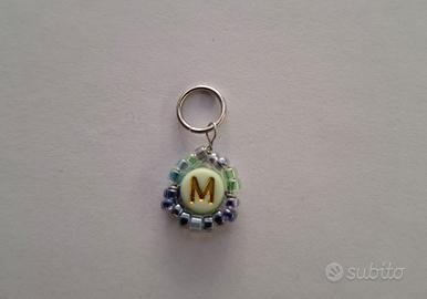 Ciondolo Charms Lettera M Perline Azzurro Verde