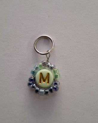 Ciondolo Charms Lettera M Perline Azzurro Verde