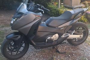 Honda Integra 750