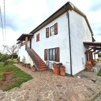 Casale con 10 ha di terreno Grosseto