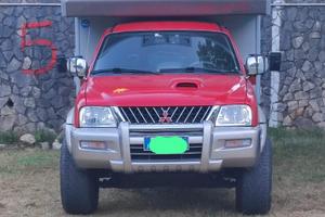 Camper pickup con cellula abitativa