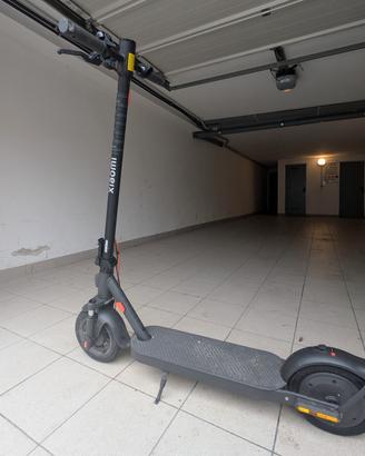 Monopattino Xiaomi Electric Scooter Elite 400W