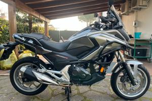 Honda NC750X combio manuale