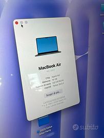 MacBook Air M2 2022 - 13.6” (Prezzo Trattabile)