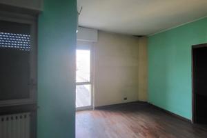 Torino alloggio trilocale con balcone