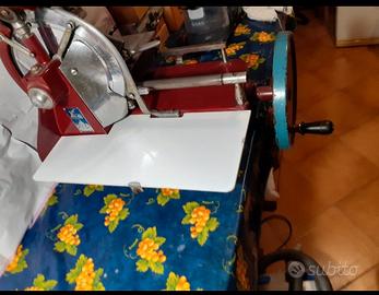 Affettatrice d'epoca a volano Pezzo da collezione