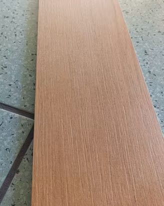 Gres porcellanato effetto legno 