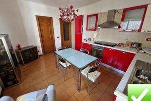 Ampio Appartamento + P. Auto + Cantina 150 Mq