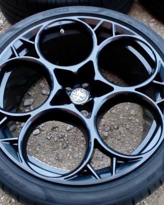cerchi e gomme nuove 21 originali Alfa Romeo 