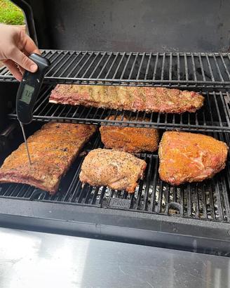 Masterbuilt Gravity Series 800 barbecue a carbone