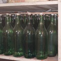 Lotto di 138 pintoni / bottiglioni in vetro