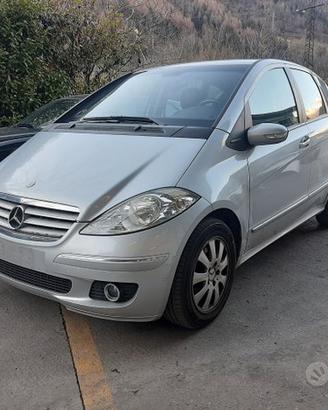 Ricambi Mercedes Classe A 2006 grigia e nera