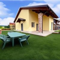 VILLA A SCHIERA A BUTTIGLIERA D'ASTI