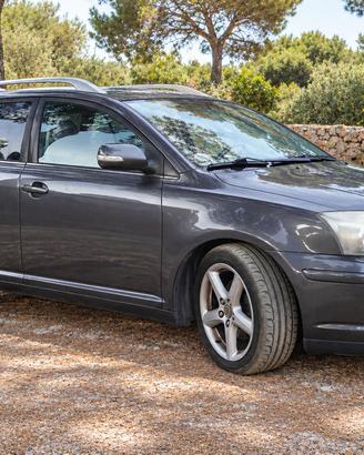 Toyota Avensis 2.2 150cv D-4D Station Wagon